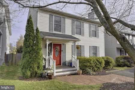 206 Pershing Ave NW Leesburg, VA 20176