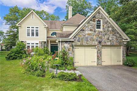 11 Westhaven Ln White Plains, NY 10605