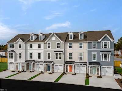 4102 Riverside Dr Chesapeake, VA 23321
