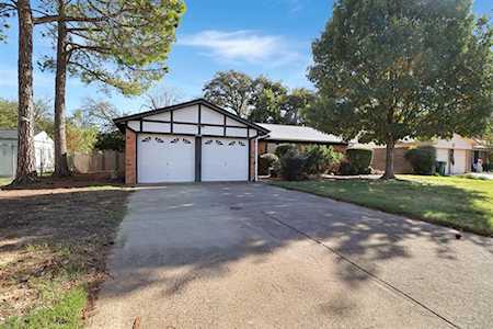 3809 Pelham Manor Arlington, TX 76016