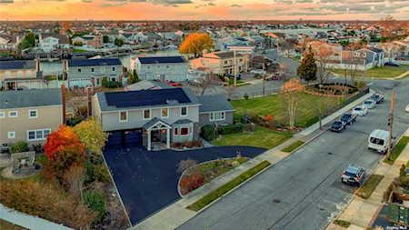2976 Mandalay Beach Rd Wantagh, NY 11793