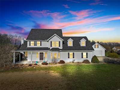 25 Queen Rebecca Way Moscow Mills, MO 63362