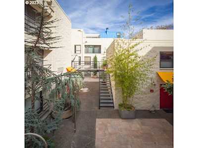 1927 NW Hoyt ST Portland, OR 97209