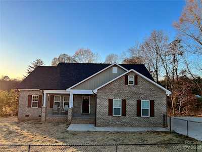 1049 Alf Hoover Rd Vale, NC 28168