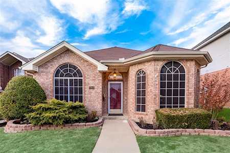2803 Carmel Drive Carrollton, TX 75006