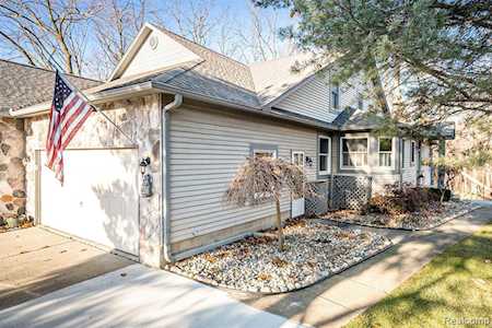 2350 Golden Pond Fenton Twp, MI 48430