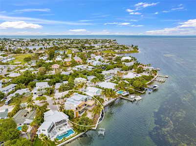 515 56th St Holmes Beach, FL 34217