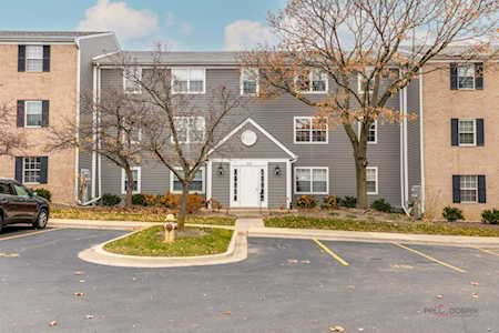 122 E Winchester Rd #E Libertyville, IL 60048