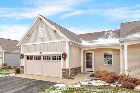 869 S Center Park Dr SW #18 Byron Center, MI 49315