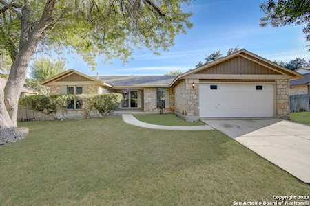11428 Big Elk Dr San Antonio, TX 78245