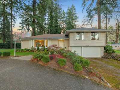 807 SE River Forest CT Milwaukie, OR 97267