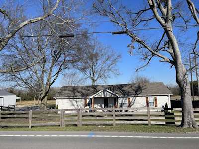 5785 Trousdale Ferry Pike Lebanon, TN 37087
