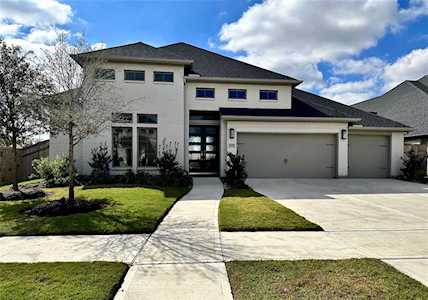 4430 Windy Oaks Dr Fulshear, TX 77441