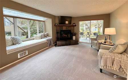 4800 200th St SW #E105 Lynnwood, WA 98036