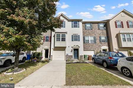19 Shoemaker Dr Swedesboro, NJ 08085