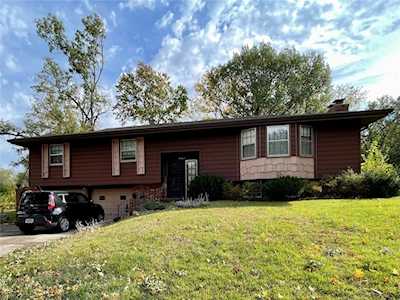 8129 W 56th Terrace Merriam, KS 66202
