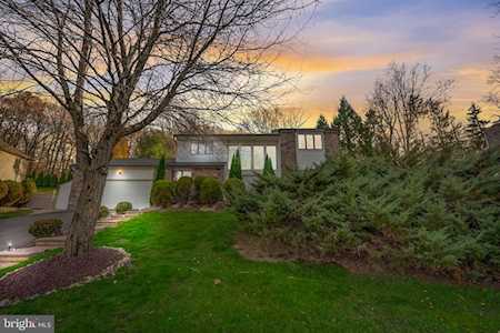 901 Spring View Dr Southampton, PA 18966