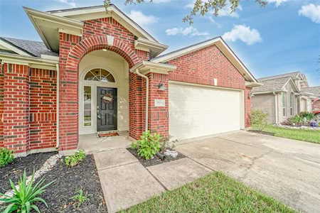 2028 Sandy Bank Ln Pearland, TX 77581
