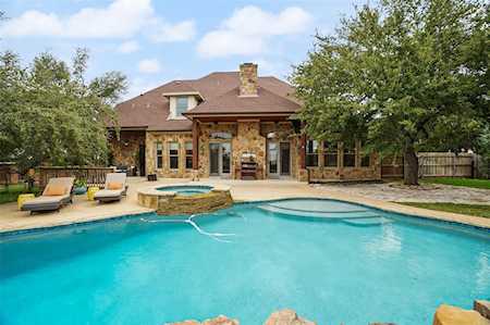 104 Hudson LN Dripping Springs, TX 78620
