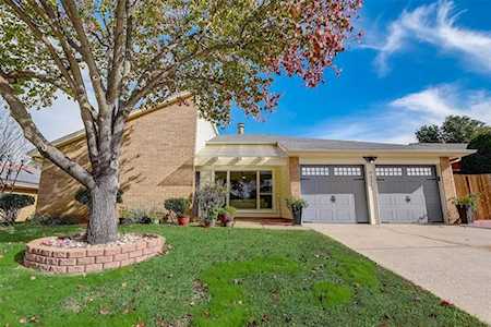 3212 Emerald Street Bedford, TX 76021