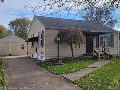 615 Saint Bernard St Marysville, MI 48040