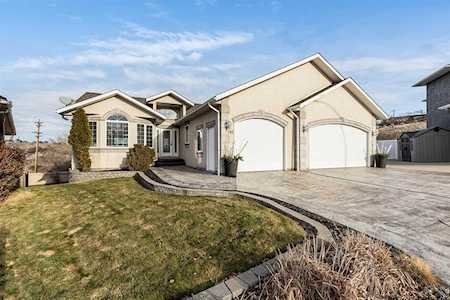 32 Chinook Place SW Medicine Hat, AB T1A 8S1