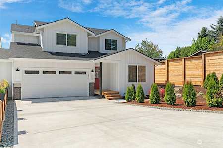2208 108th Ave SE #B Lake Stevens, WA 98258