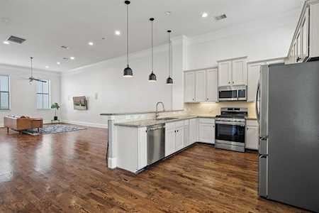 2123 Diversey Street Dallas, TX 75201