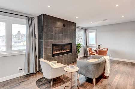 83 Connaught Dr NW Calgary, AB T2K 1V9