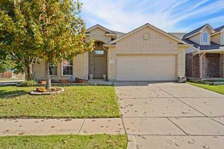 6452 Alexandra Meadows Drive Fort Worth, TX 76131