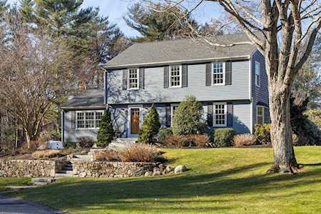 4 Deerpath Trl N Duxbury, MA 02332