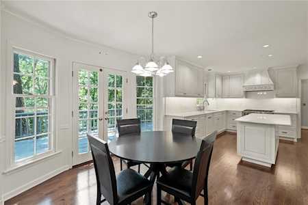 975 Buckhorn E Sandy Springs, GA 30350