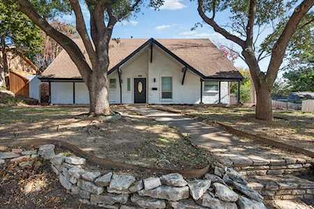 1102 NW 14th Street Grand Prairie, TX 75050