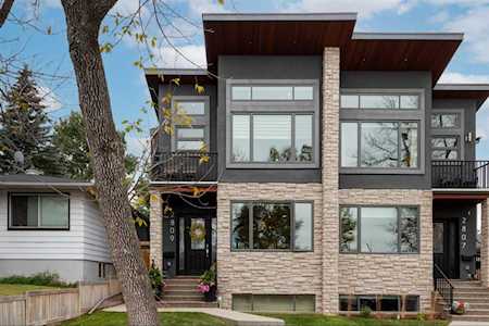 2809 35 St SW Calgary, AB T3E 2Y4