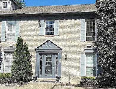 3807 Chamberlain Ln #D Louisville, KY 40241