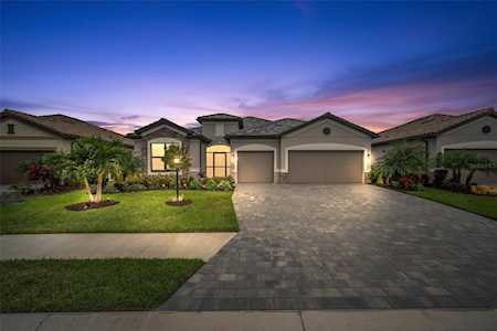 15612 White Linen Dr Bradenton, FL 34211