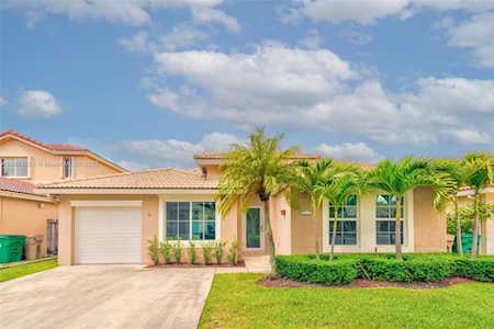 311 W Royal Cove Cir Davie, FL 33325