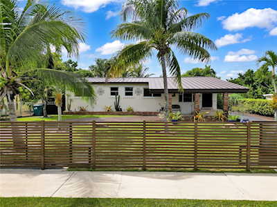 3300 SW 80th Ave Miami, FL 33155