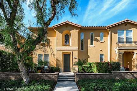 24 Apple Valley Irvine, CA 92602