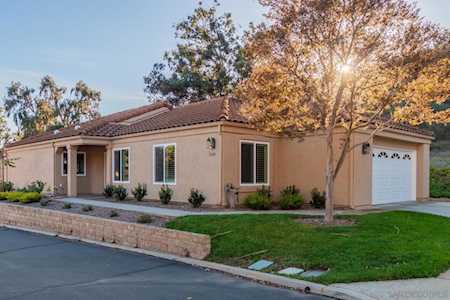 2191 Torrey Gln Escondido, CA 92026