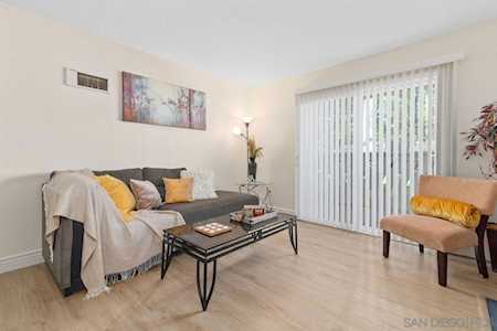 520 Sandalwood Pl #9 Escondido, CA 92027
