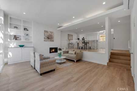 5360 Fairview Blvd Los Angeles, CA 90056