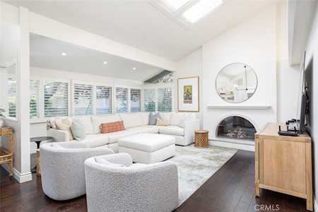 535 Vista Grande Newport Beach, CA 92660