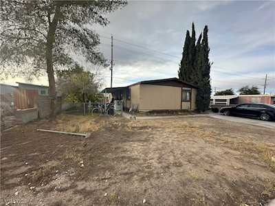 4252 Orangeblossom St Las Vegas, NV 89108