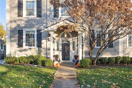 5929 Central St Kansas City, MO 64113