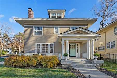 5909 Brookside Blvd Kansas City, MO 64113