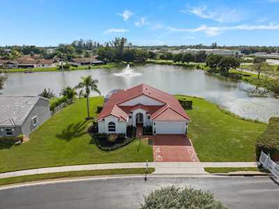 8768 Grassy Isle Trail Lake Worth, FL 33467