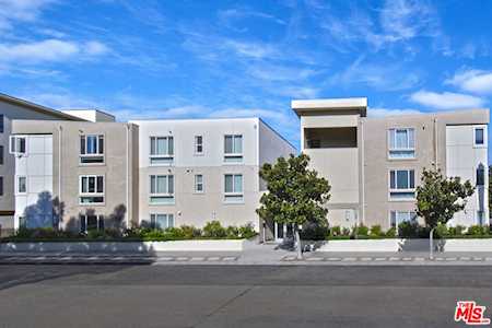 10609 Bloomfield St #306 Toluca Lake, CA 91602