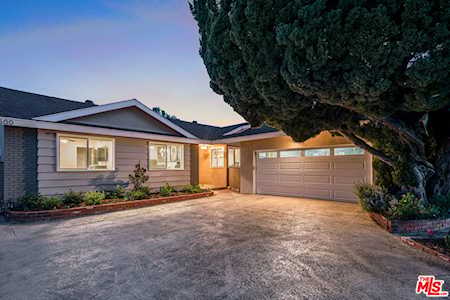 6500 Farralone Ave Woodland Hills, CA 91303