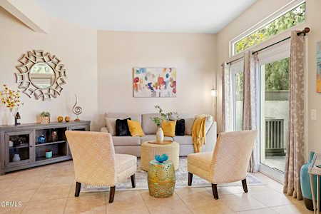 25 Blackbird Ln Pomona, CA 91766